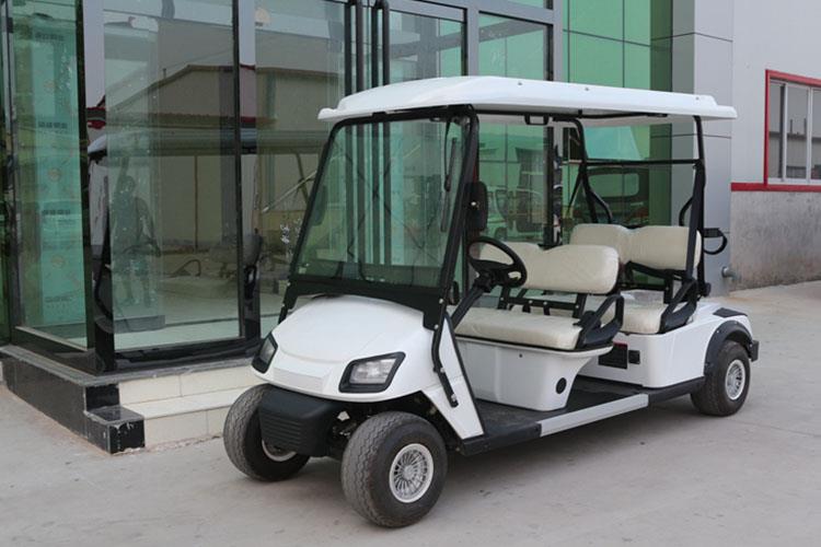 4座高爾夫球車廣泛應(yīng)用于高爾夫球場、旅游景區(qū)、主題公園、機(jī)場以及社區(qū)街道等多種場所