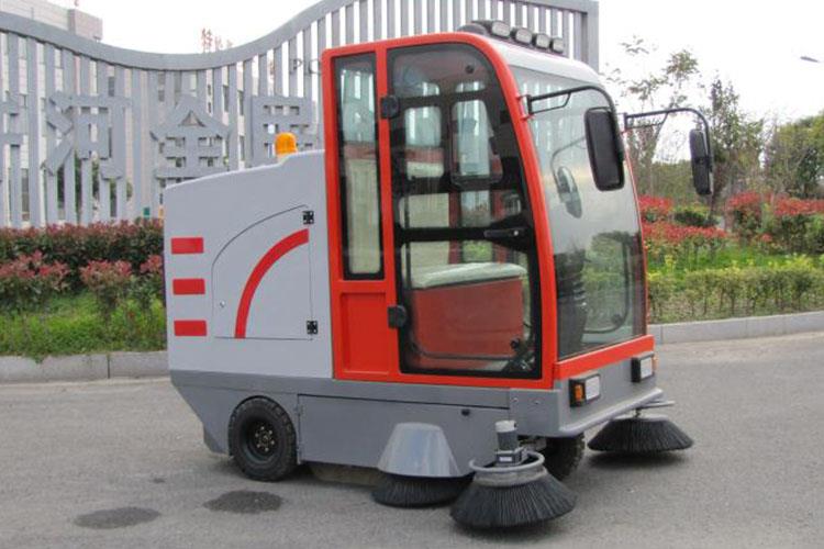 雙吸塵風(fēng)機(jī)，吸塵效果更強(qiáng)，防止二次揚(yáng)塵，零污染