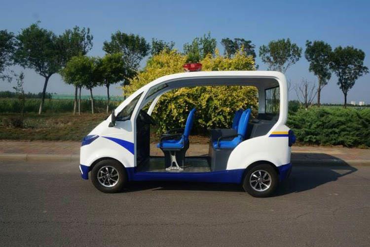 四座敞開式巡邏車完善了城區(qū)巡邏防控機制，提高了街面巡查的密度和見警率，在便民服務方面將發(fā)揮積極作用