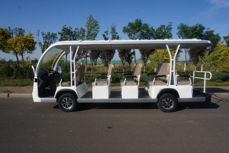 14座開放燃油車采用加強(qiáng)車身，使得車身牢靠，即使在復(fù)雜路面使用，仍贏得使用客戶認(rèn)可