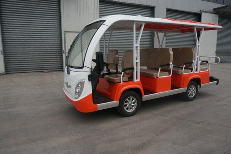 清潔車的過程中要注意先斷開總電源開關(guān)，建議不使用高壓水槍噴射