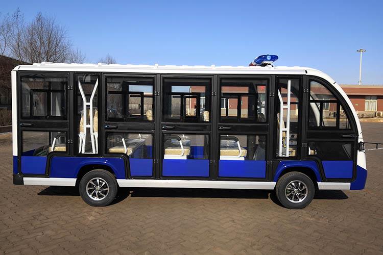 十四座電動觀光車簡潔的外觀造型，適用的功能配置，不求奢華，但求精致和實用