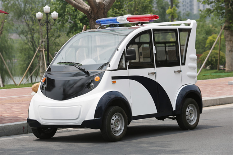 電動(dòng)巡邏車是不能夠隨意上路的，這在國(guó)家法律法規(guī)上有明確的規(guī)定。至于我們?cè)诼飞峡吹降难策壾?，那是政府為了城市安全，方便?zhí)法人員快速出警，執(zhí)法，