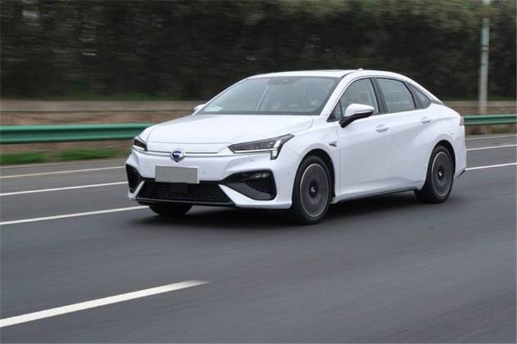 2015年新能源電動車累計銷量達17.4萬輛