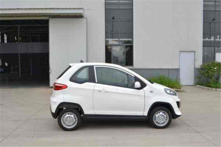 有介于此，不少新能源電動(dòng)車車主認(rèn)為電動(dòng)汽車也應(yīng)該把電用光再充才好