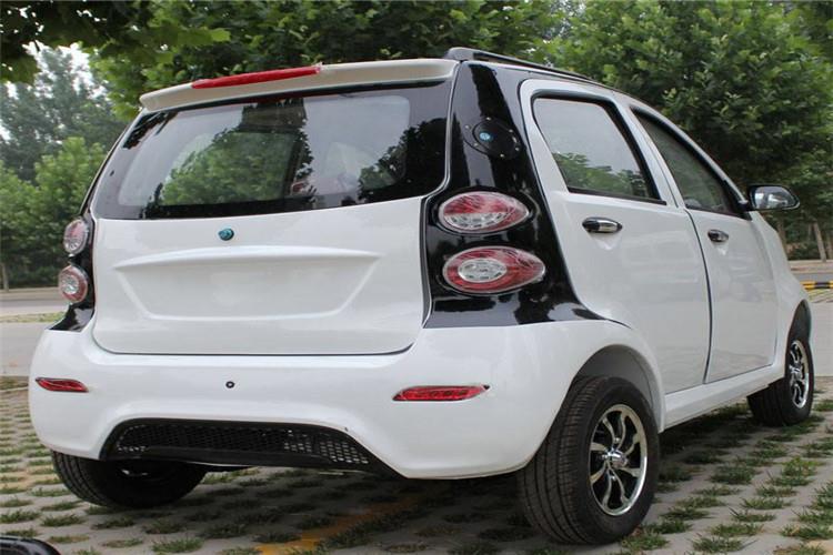 所以在此建議您在日常使用新能源電動(dòng)車時(shí)，電池電量保持在三成-三成之間