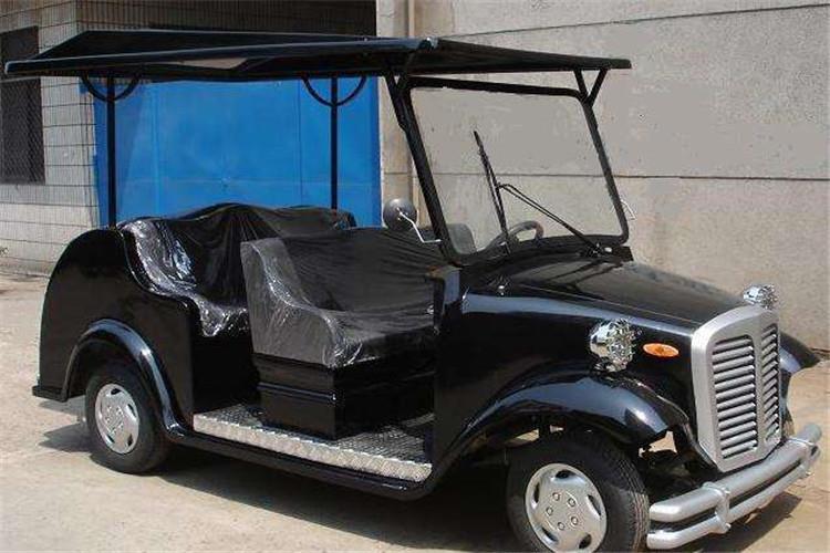 雨天電動老爺車車輛發(fā)生故障，且不能行駛時，應(yīng)盡量靠邊停車，關(guān)掉全車總電源，放好三角牌等待救援