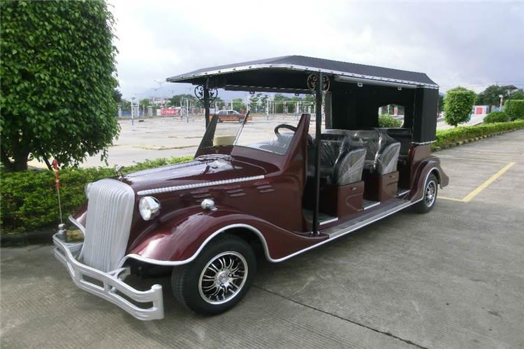 山東電動(dòng)老爺車采用液壓雙回路制動(dòng)系統(tǒng)并帶機(jī)械駐車剎，四輪油剎加后橋制動(dòng)剎車，安全性更強(qiáng)，穩(wěn)定性更高