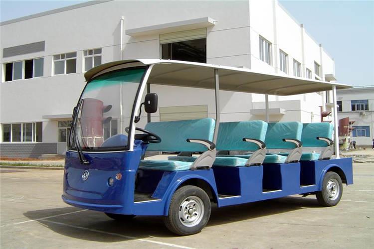 山東電動(dòng)觀光車作為交通工具的一種，在選購時(shí)，它的安全性是首當(dāng)其沖要考慮的問題