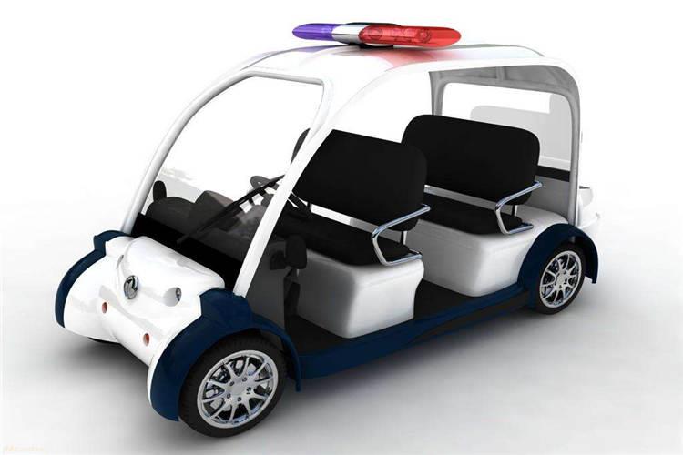 將山東電動(dòng)巡邏車鑰匙轉(zhuǎn)到“ON”位置，電機(jī)控制器經(jīng)過2~5秒預(yù)充電后，可以聽到“咔嗒”一聲響，表明系統(tǒng)已正常工作，處于待機(jī)狀態(tài)