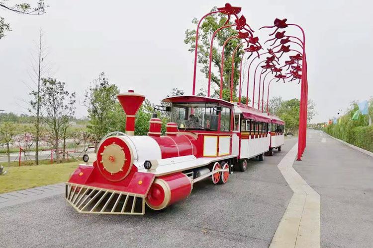 車體采用玻璃鋼制成，經(jīng)久耐用，能夠帶來不錯的收益